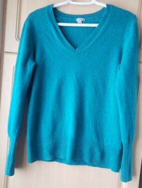 Halogen 100% Cashmere V-Neck Teal Sweater